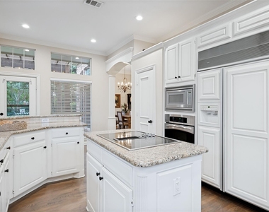 5604 Encore Drive - Photo Thumbnail 10