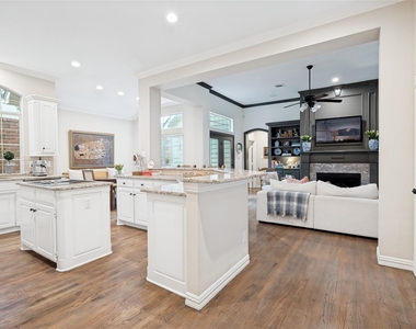 5604 Encore Drive - Photo Thumbnail 8