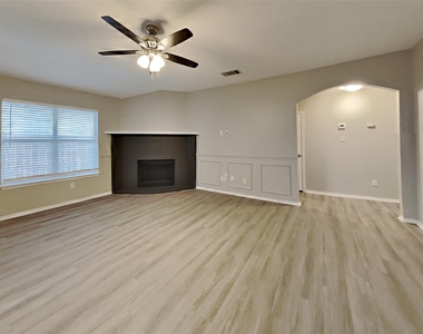 520 Hollyberry Drive - Photo Thumbnail 1
