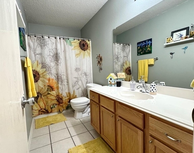 5512 Vineyard Lane - Photo Thumbnail 16