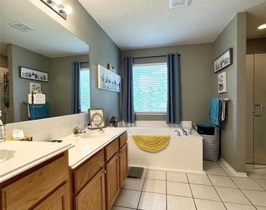 5512 Vineyard Lane - Photo Thumbnail 8