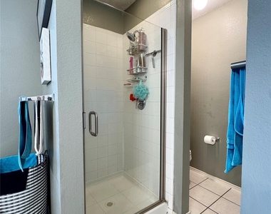 5512 Vineyard Lane - Photo Thumbnail 10