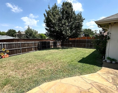 5512 Vineyard Lane - Photo Thumbnail 24