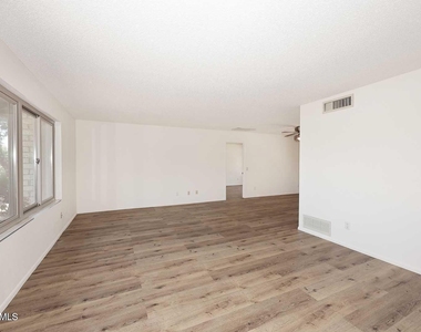 8311 E Via De Sereno -- - Photo Thumbnail 2