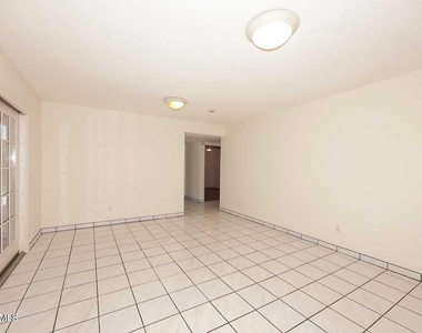8311 E Via De Sereno -- - Photo Thumbnail 9