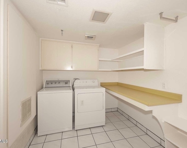 8311 E Via De Sereno -- - Photo Thumbnail 17