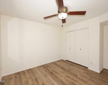 8311 E Via De Sereno -- - Photo Thumbnail 14