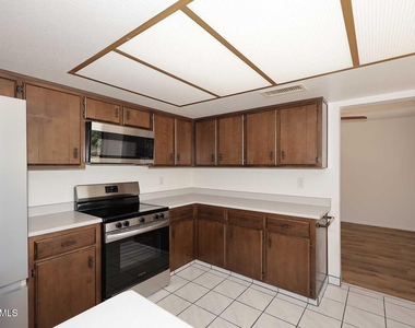 8311 E Via De Sereno -- - Photo Thumbnail 7