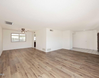 8311 E Via De Sereno -- - Photo Thumbnail 4