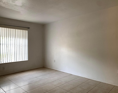 431 Executive Center Drive - Photo Thumbnail 4