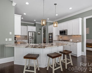 107 Spears Creek Drive - Photo Thumbnail 9