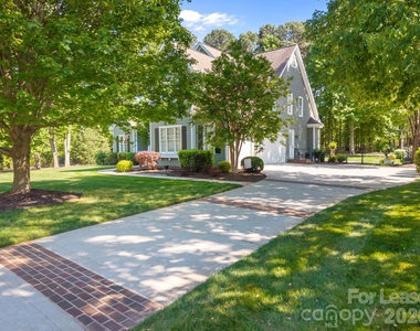 107 Spears Creek Drive - Photo Thumbnail 2