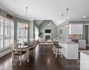 107 Spears Creek Drive - Photo Thumbnail 7