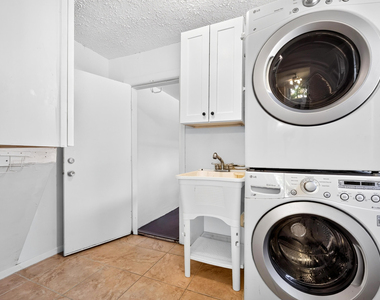1150 Nw 72nd Terrace - Photo Thumbnail 17