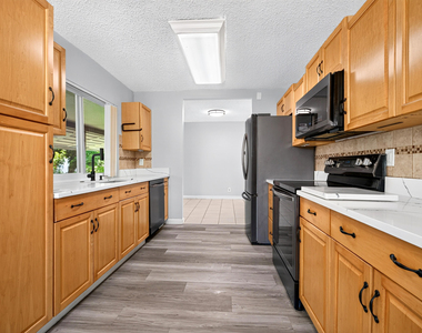 1150 Nw 72nd Terrace - Photo Thumbnail 16