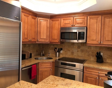 251 Oleander Avenue - Photo Thumbnail 3