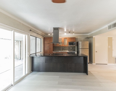 3117 San Diego Drive - Photo Thumbnail 7