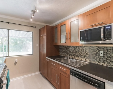 3117 San Diego Drive - Photo Thumbnail 9