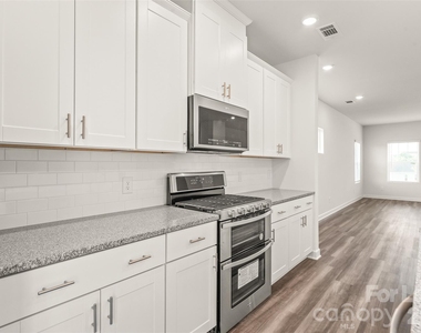 7136 Bryce Avenue - Photo Thumbnail 13