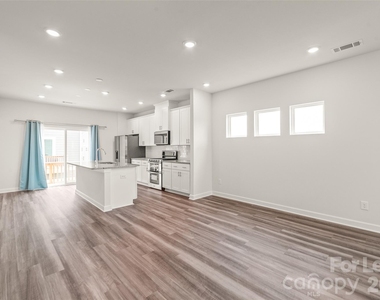 7136 Bryce Avenue - Photo Thumbnail 9