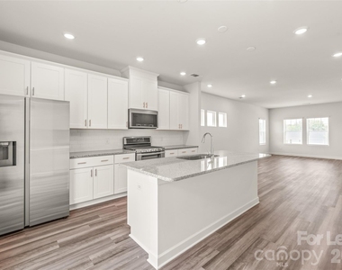 7136 Bryce Avenue - Photo Thumbnail 12