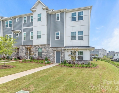 7136 Bryce Avenue - Photo Thumbnail 2