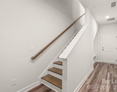7136 Bryce Avenue - Photo Thumbnail 4