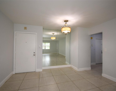 9 Ne 19th Court - Photo Thumbnail 9