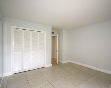 9 Ne 19th Court - Photo Thumbnail 4
