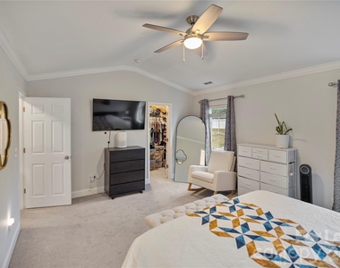 415 Courtland Court - Photo Thumbnail 10