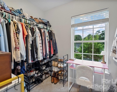 415 Courtland Court - Photo Thumbnail 13