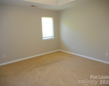 1018 Fountainbrook Drive - Photo Thumbnail 17