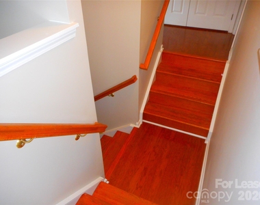 1018 Fountainbrook Drive - Photo Thumbnail 16