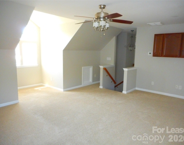 1018 Fountainbrook Drive - Photo Thumbnail 14
