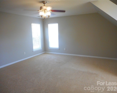1018 Fountainbrook Drive - Photo Thumbnail 15