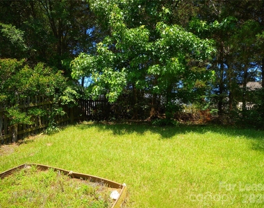 1018 Fountainbrook Drive - Photo Thumbnail 11