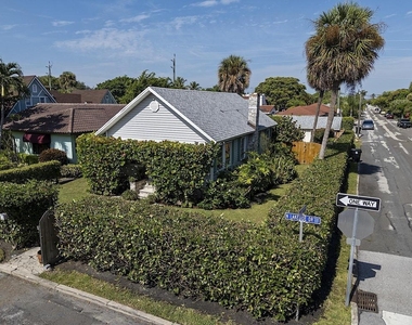 629 N Lakeside Drive - Photo Thumbnail 18