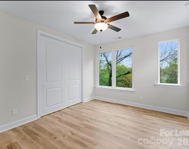3216 Riley Avenue - Photo Thumbnail 9