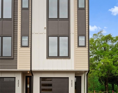 3216 Riley Avenue - Photo Thumbnail 2