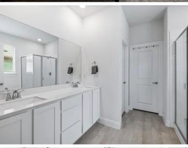 10812 Table Bluff Street - Photo Thumbnail 18
