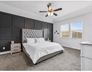10812 Table Bluff Street - Photo Thumbnail 16