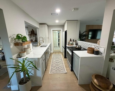 351 Mars Avenue - Photo Thumbnail 4