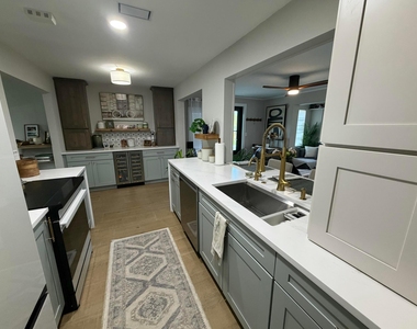 351 Mars Avenue - Photo Thumbnail 5