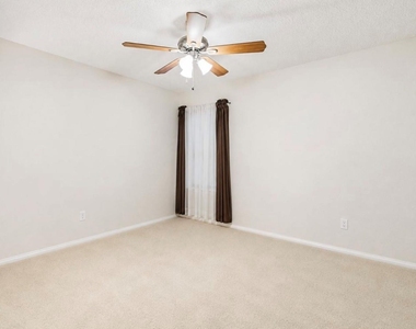 3118 Legend Drive - Photo Thumbnail 7