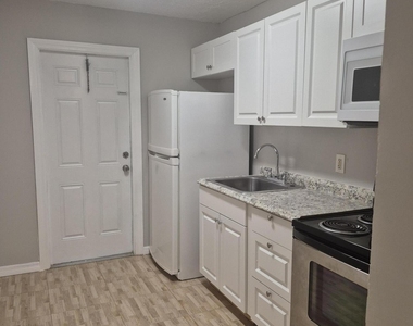 609 20th Street - Photo Thumbnail 3