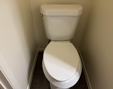 2802 Wimbledon Court - Photo Thumbnail 6