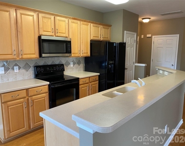 14744 Via Sorrento Drive - Photo Thumbnail 12