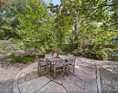 923 Henley Place - Photo Thumbnail 40