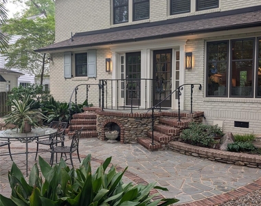923 Henley Place - Photo Thumbnail 2