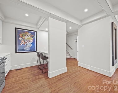 923 Henley Place - Photo Thumbnail 17